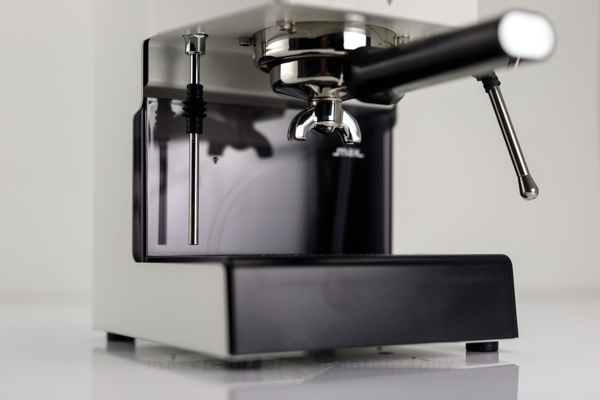 Going Analog: Temperature Browsing and Strain Profiling a Gaggia Traditional